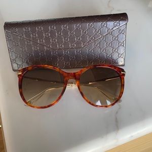Gucci Sunglasses - tortoise